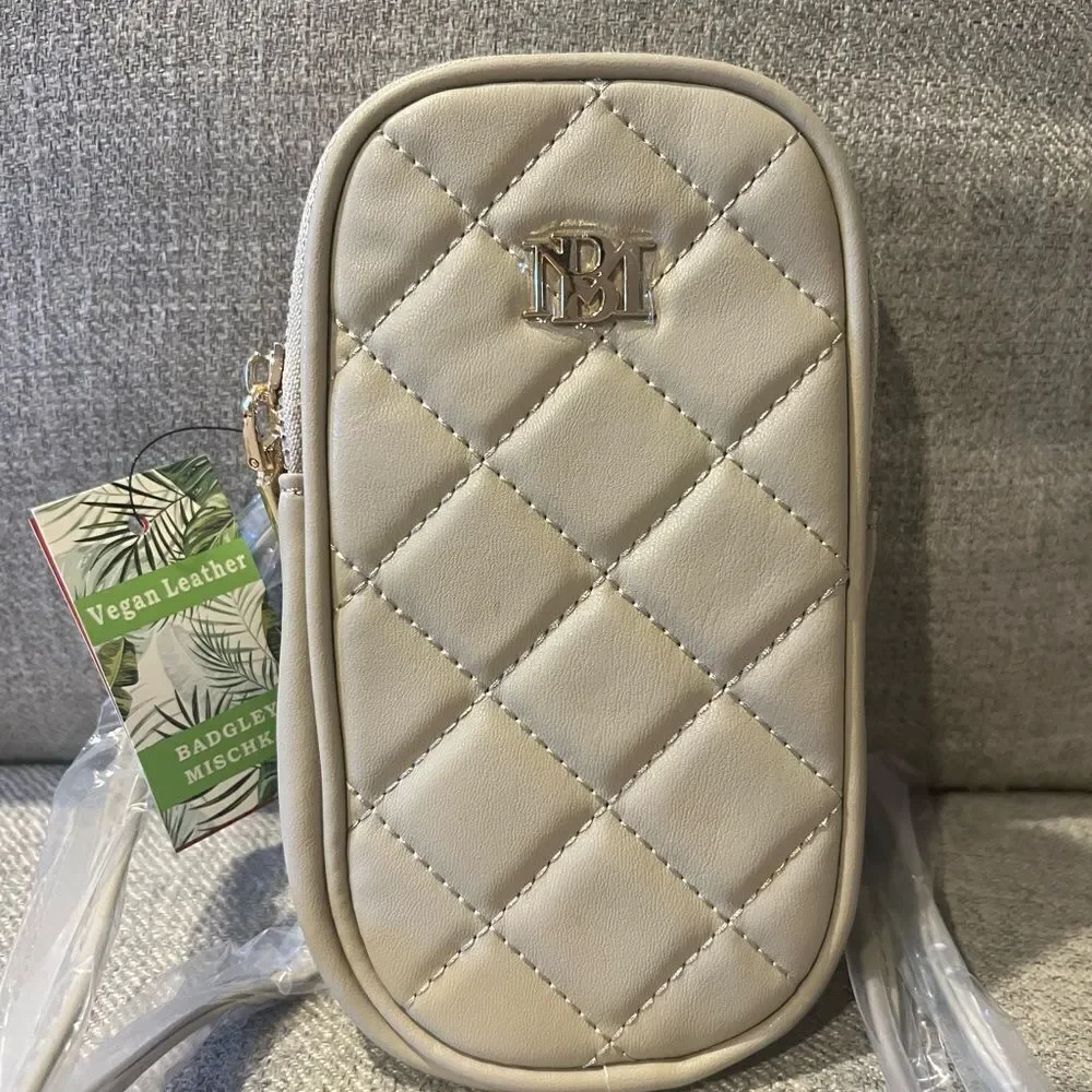NWT badgley Mischka diamond‎ quilted crossbody phone case holder in cream